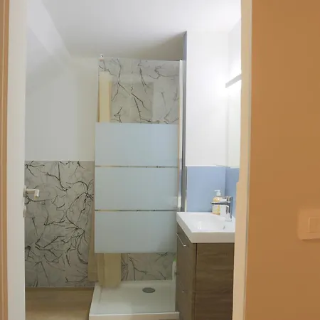 Renovated Apartment With Balcony In San Lorenzo - With Elevator Genoa Exterior photo