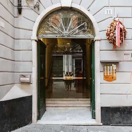 Renovated Apartment With Balcony In San Lorenzo - With Elevator Genoa Exterior photo