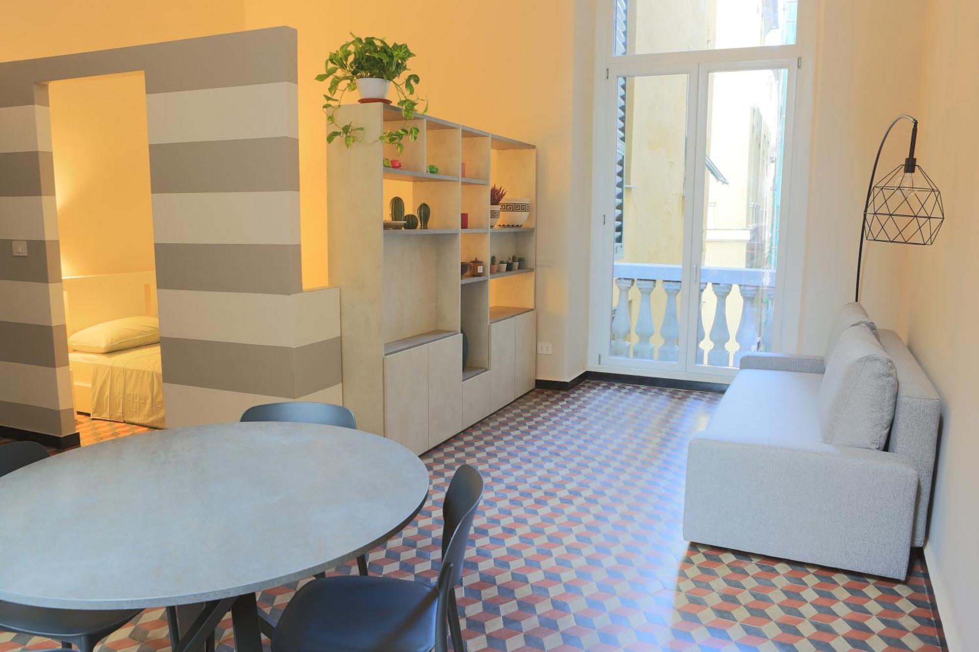 Apartment Renovated With Balcony In San Lorenzo - With Elevator