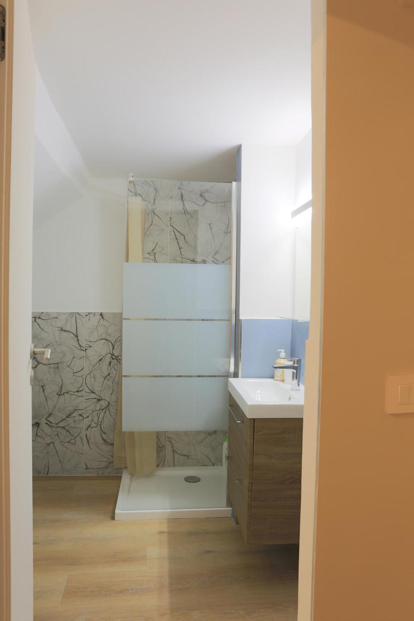 Renovated With Balcony In San Lorenzo - With Elevator Apartment Genoa