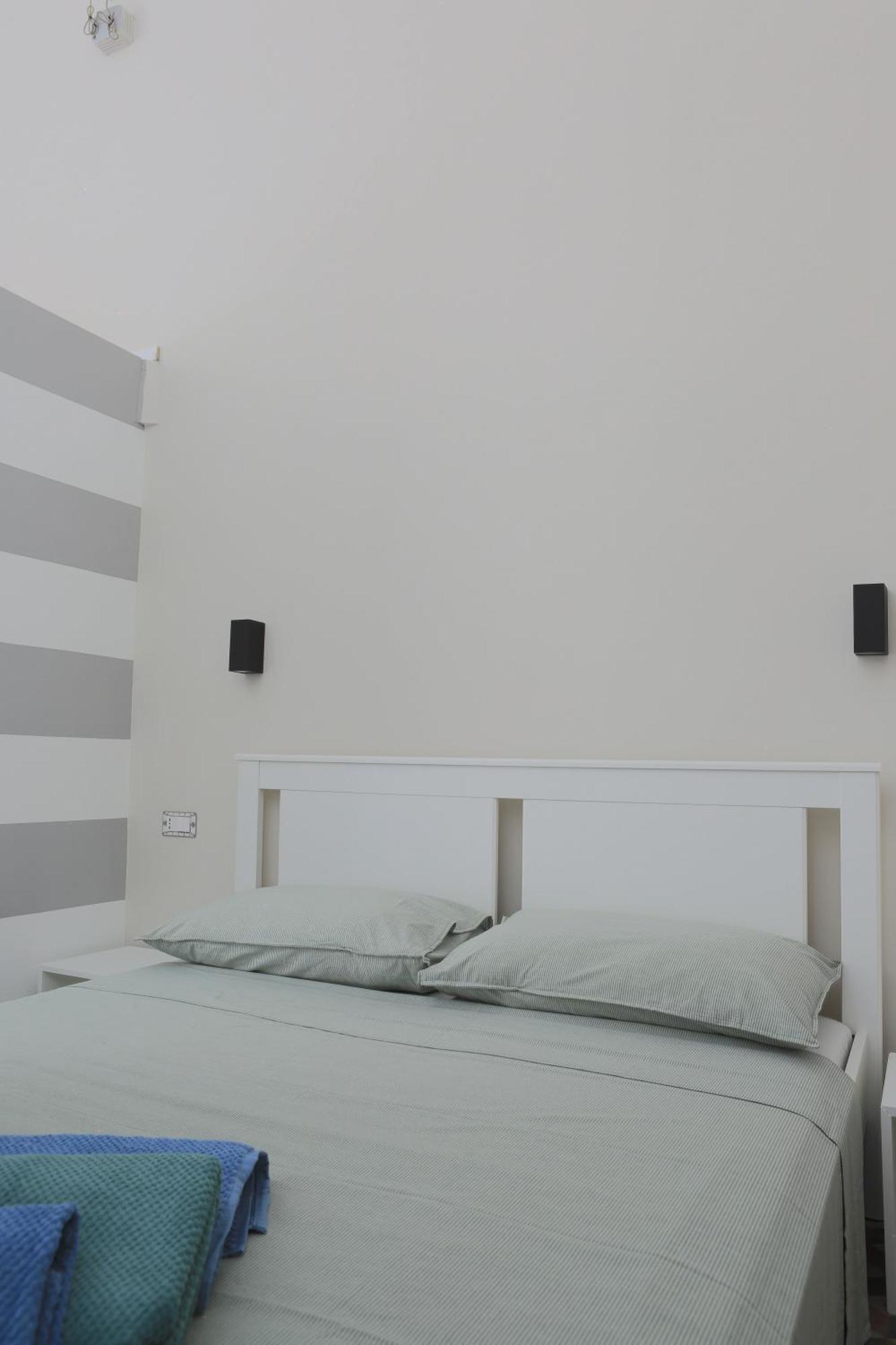 Renovated With Balcony In San Lorenzo - With Elevator *