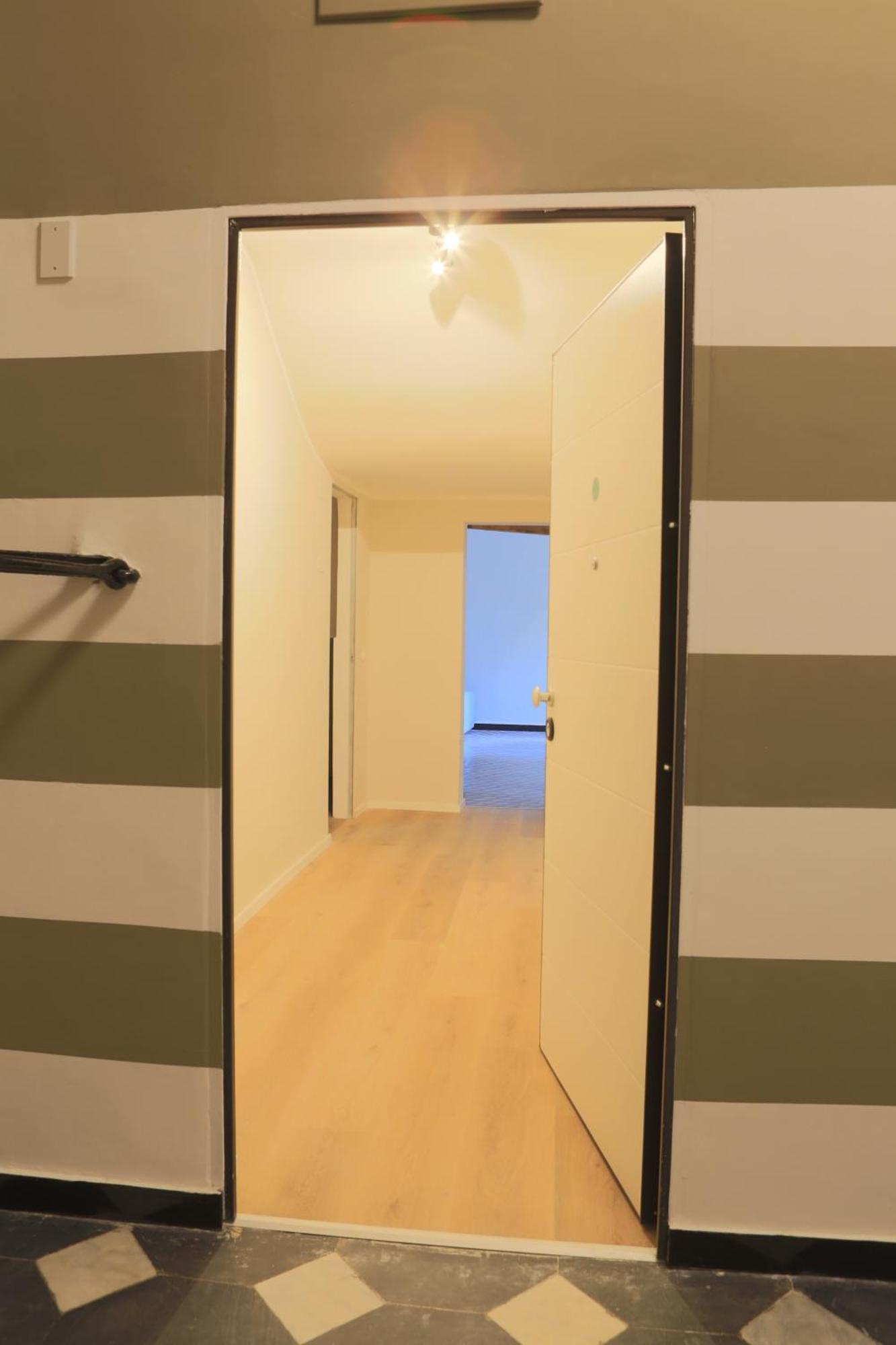Renovated With Balcony In San Lorenzo - With Elevator Apartment