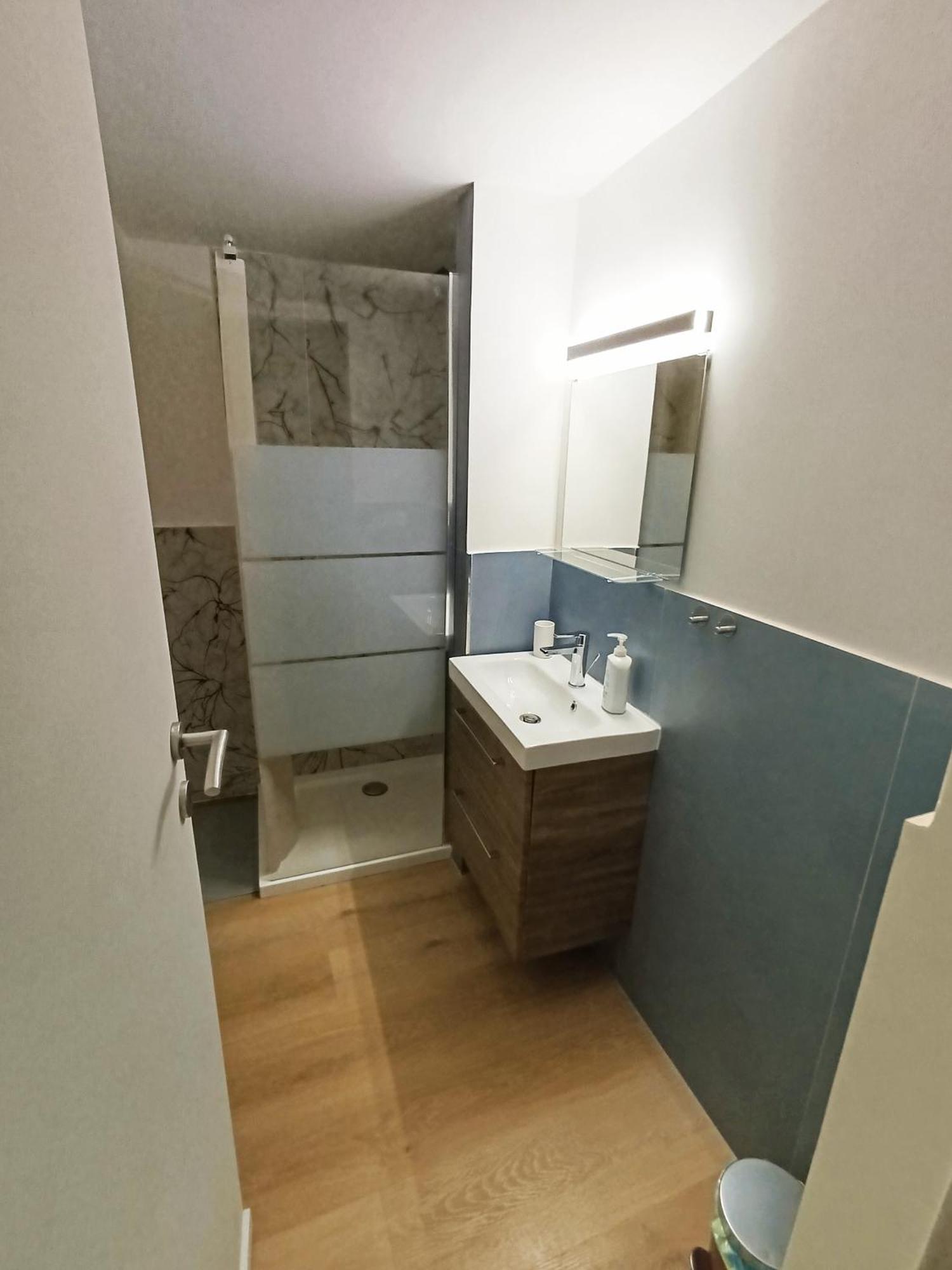 Appartamento Renovated With Balcony In San Lorenzo - With Elevator
