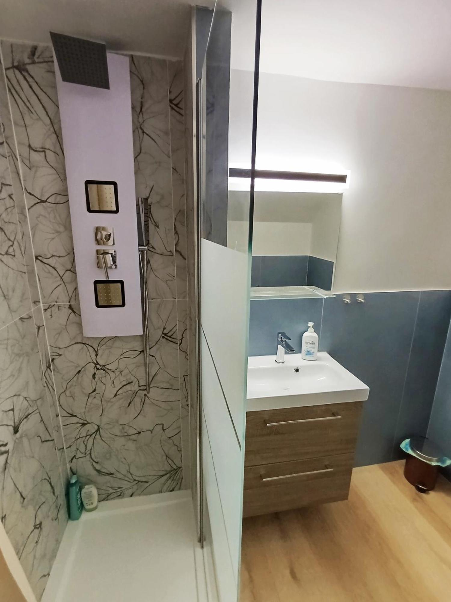 Renovated With Balcony In San Lorenzo - With Elevator Apartment Genoa