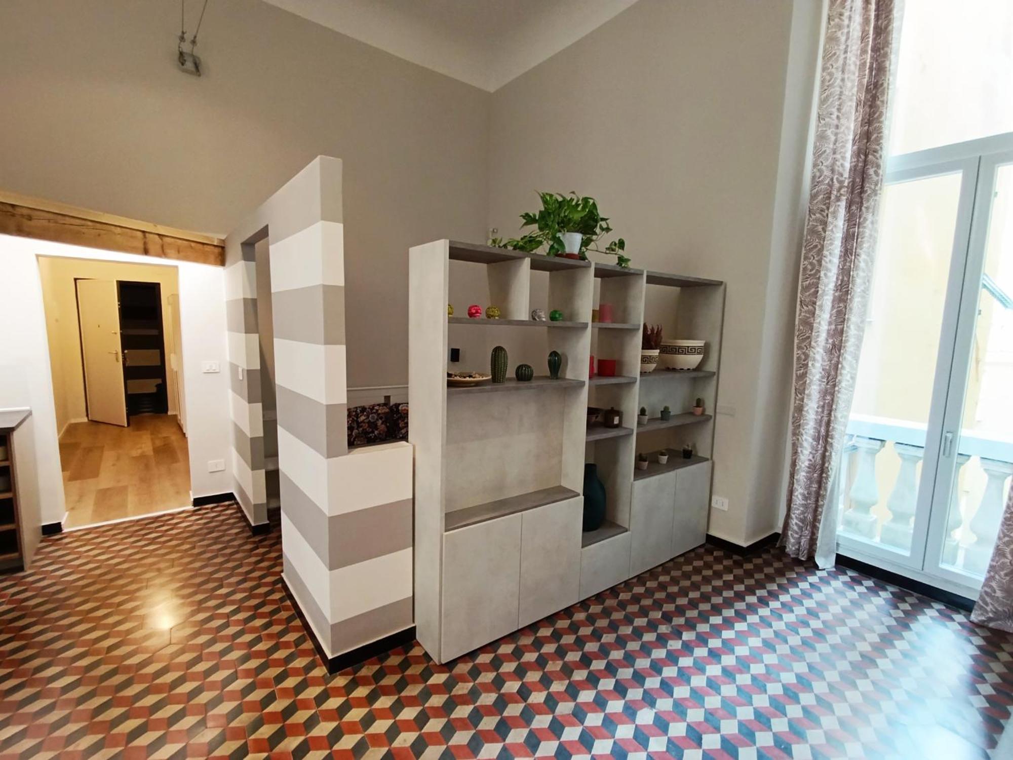 Renovated With Balcony In San Lorenzo - With Elevator Apartment Genoa